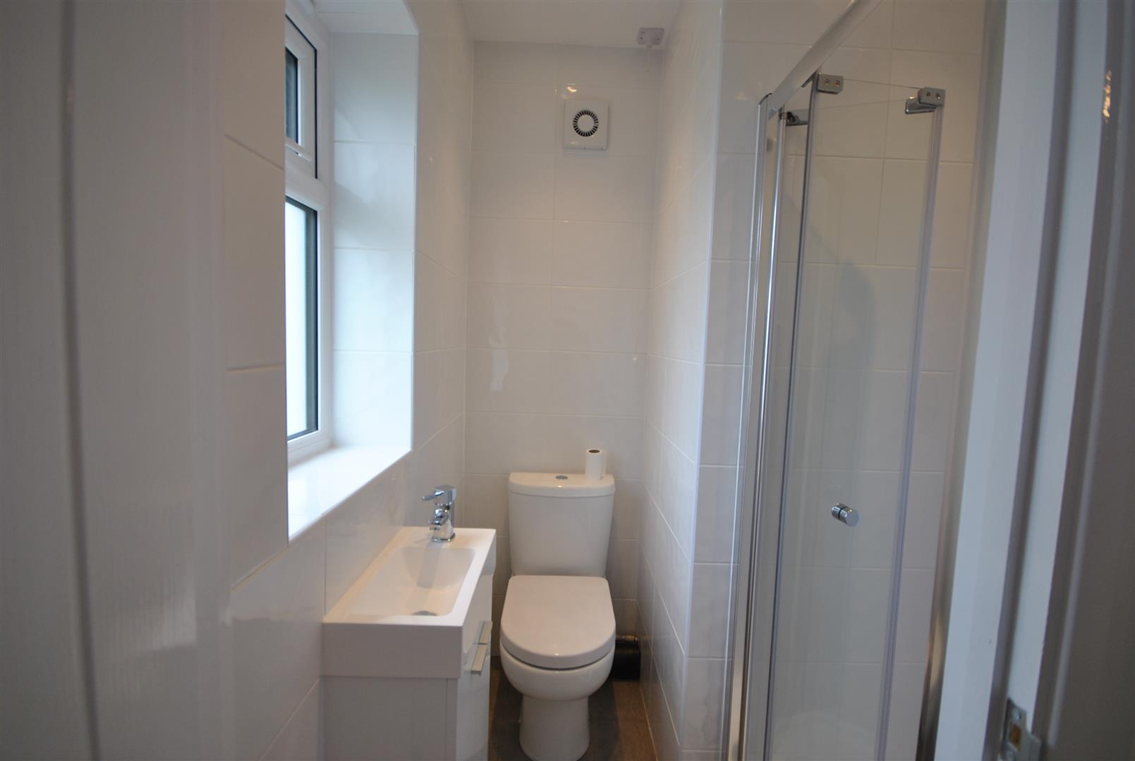 2 Bedrooms, Bungalow